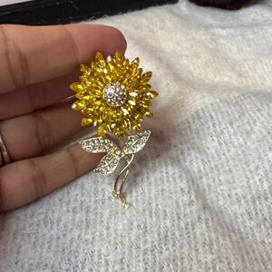 Elegant Sunflower Brooch in Gold and Silver